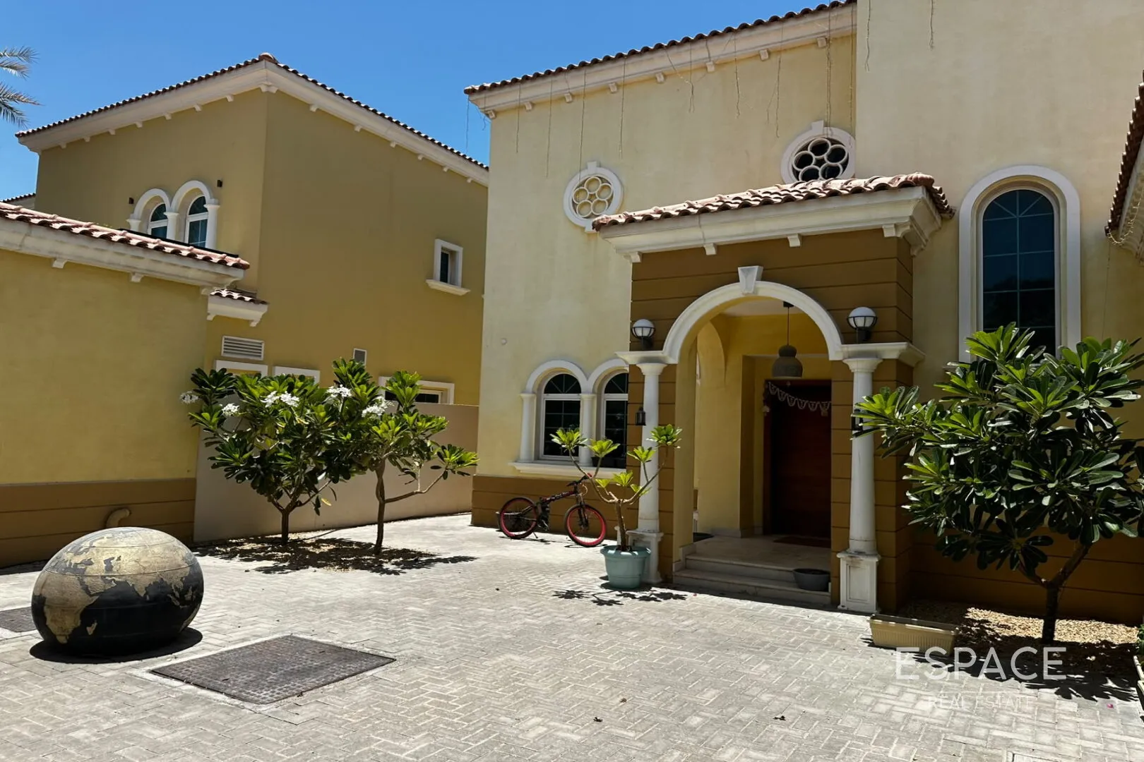 PropertiesGalleryCamera