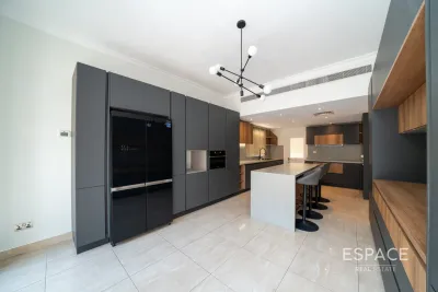 Meadows 2, Meadows, Dubai - Espace