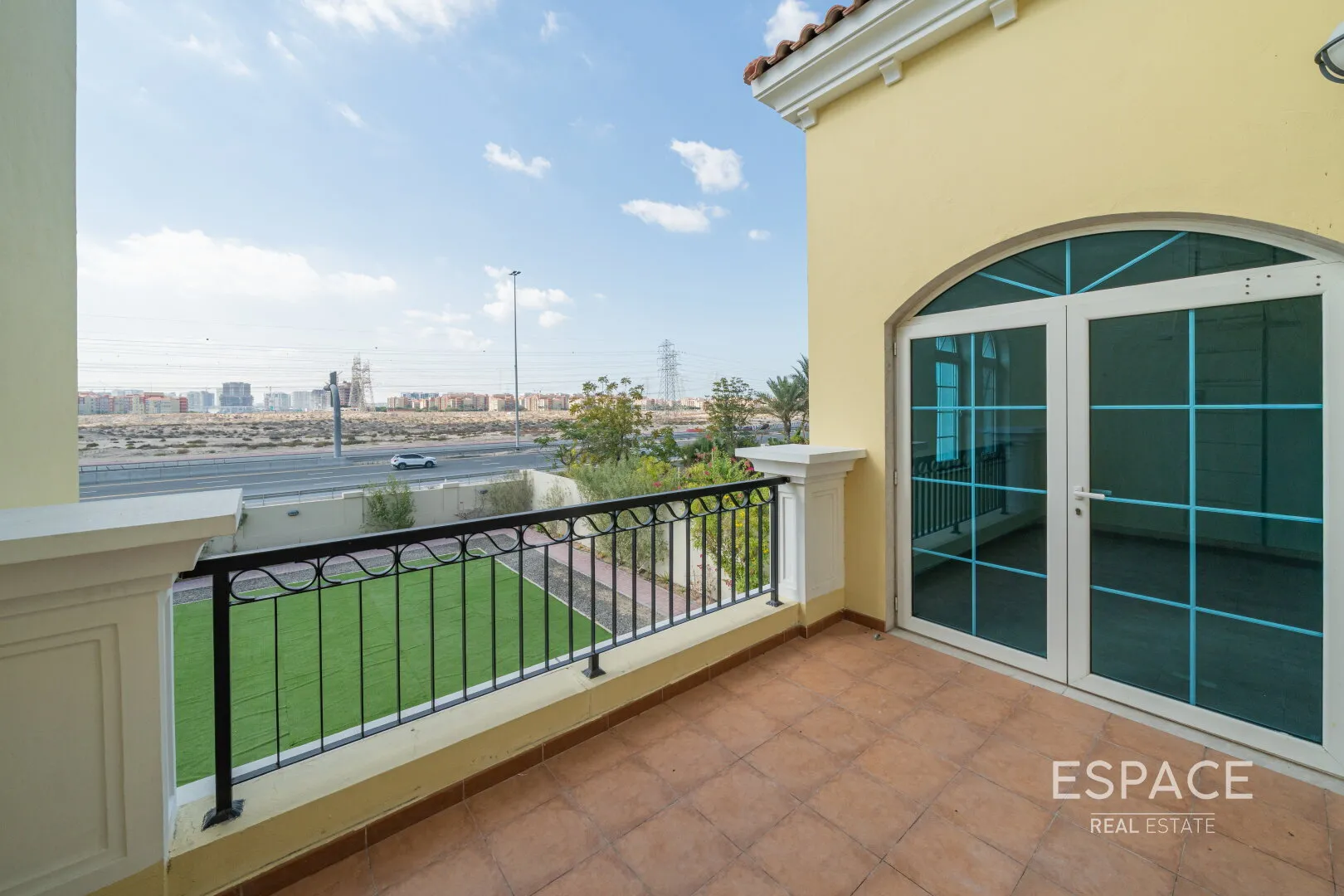 PropertiesGalleryCamera