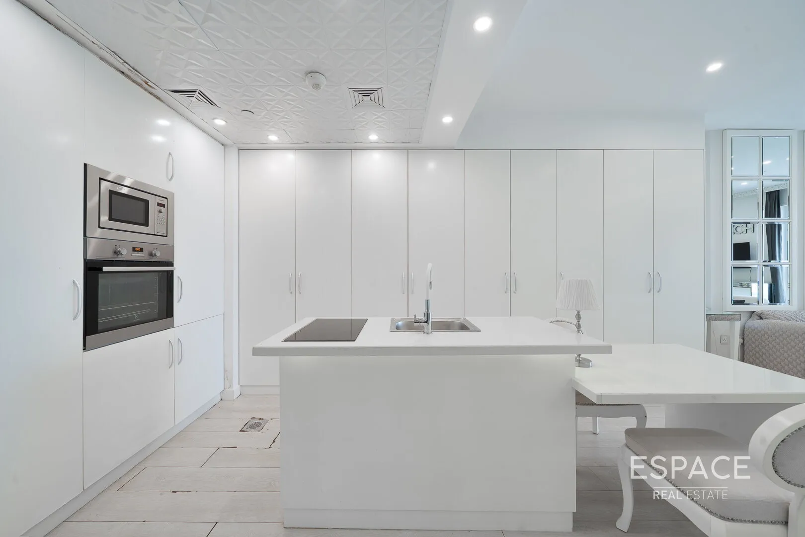 single static gallery