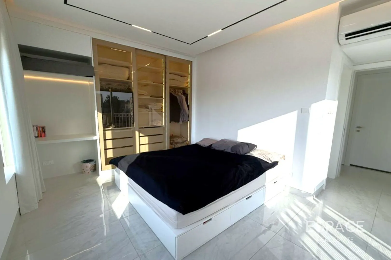 PropertiesGalleryCamera