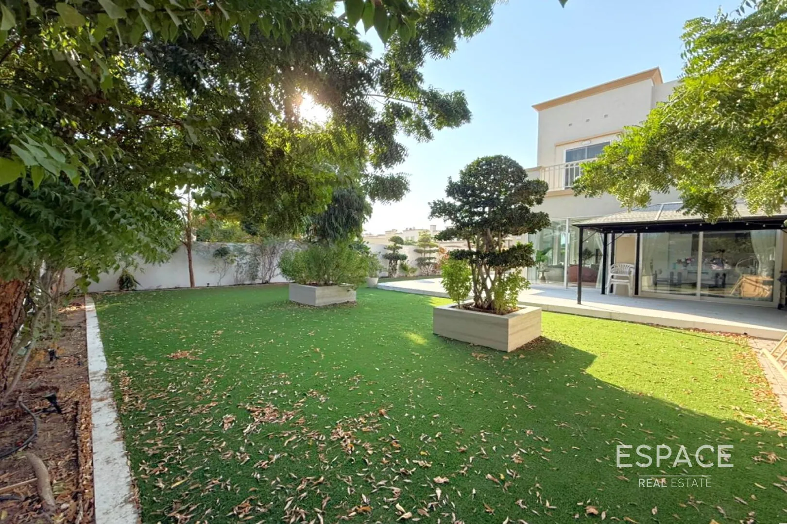 PropertiesGalleryCamera