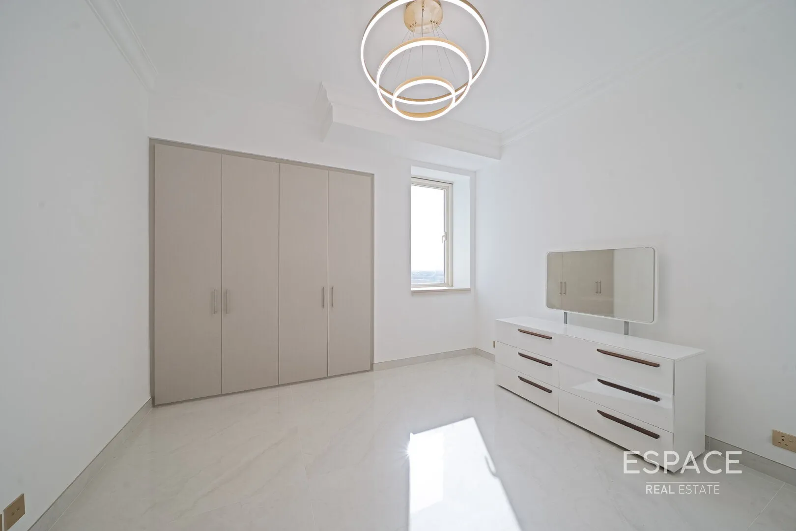 single static gallery