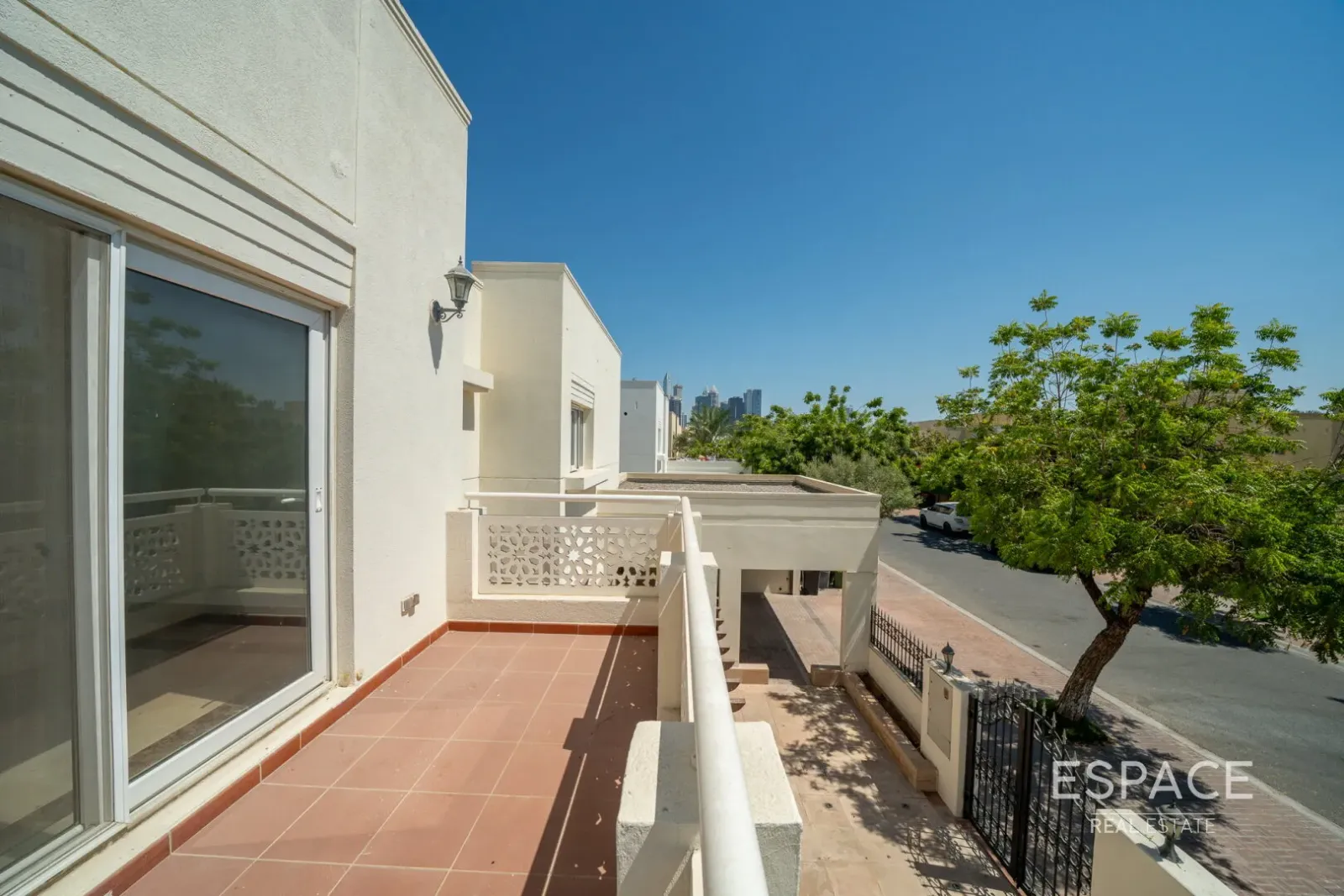 PropertiesGalleryCamera