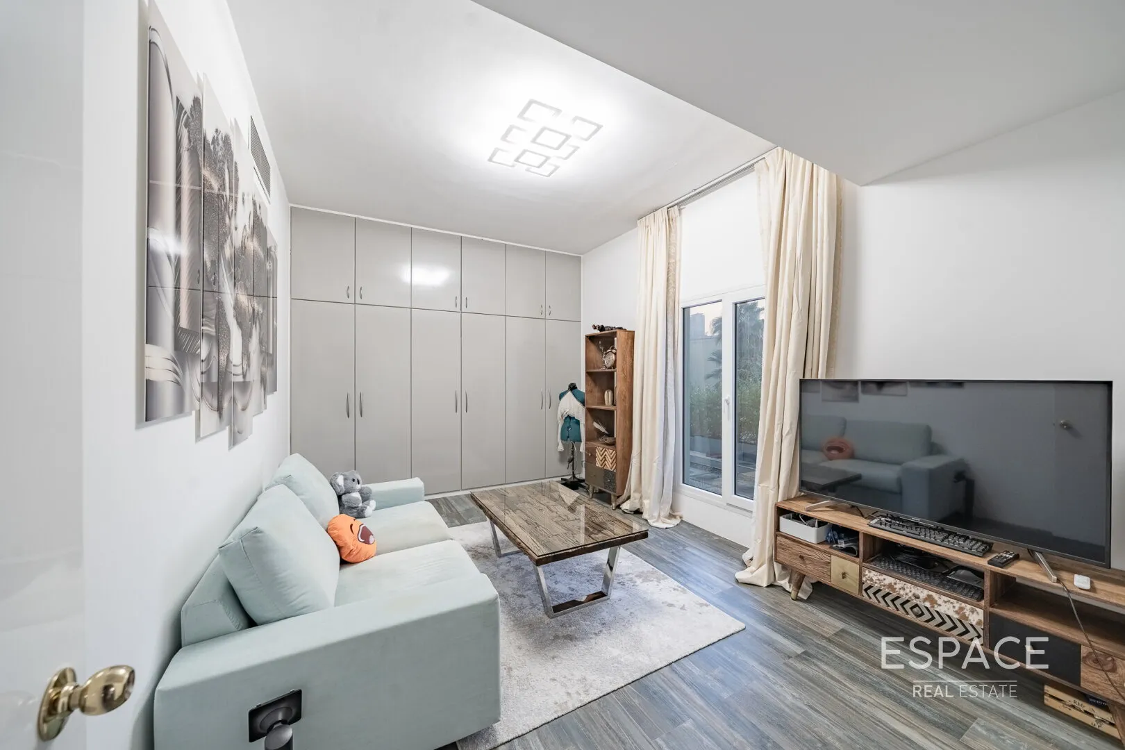 PropertiesGalleryCamera