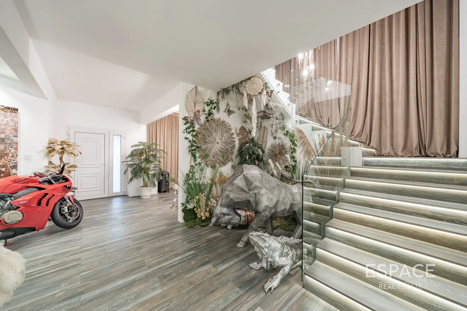 PropertiesGalleryCamera