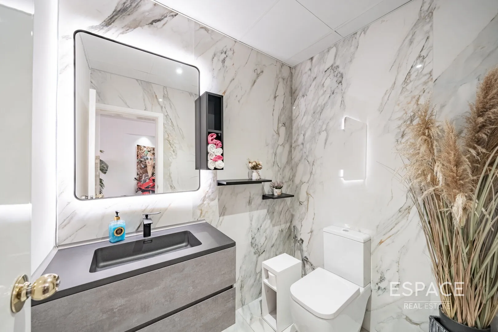 PropertiesGalleryCamera