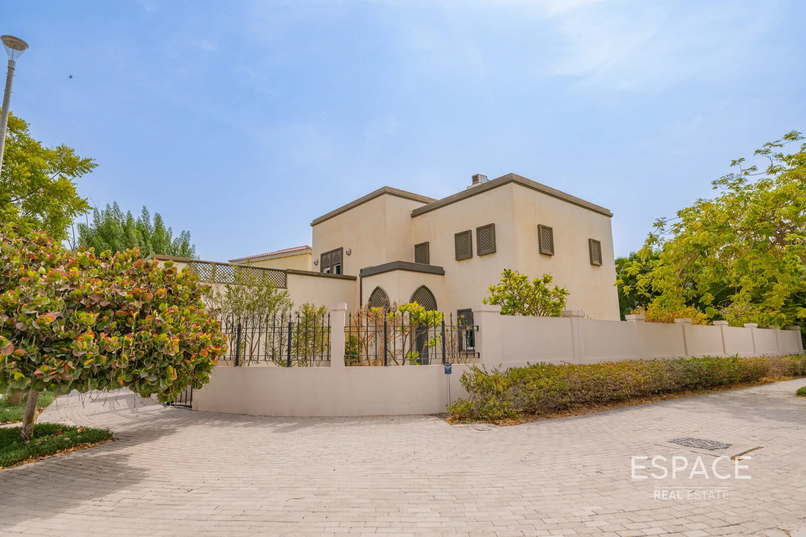 PropertiesGalleryCamera