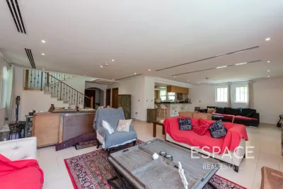 Legacy, Jumeirah Park, Dubai - Espace