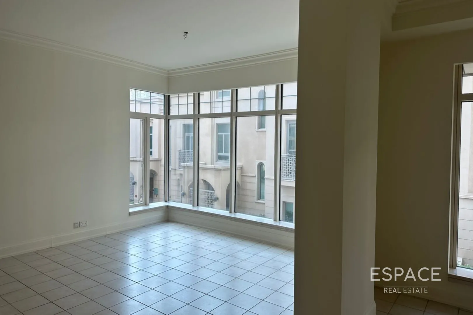 single static gallery