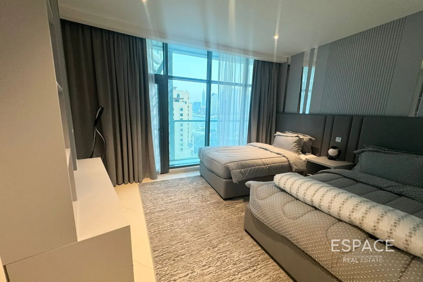 PropertiesGalleryCamera