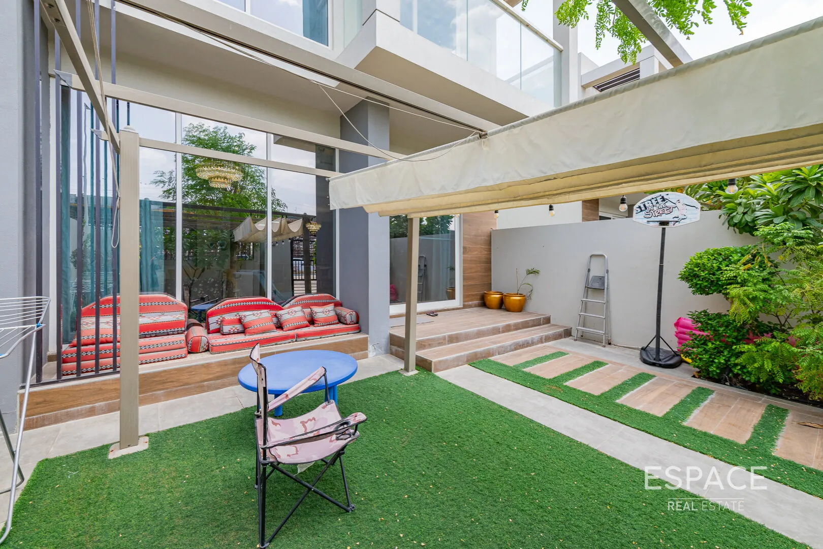 PropertiesGalleryCamera