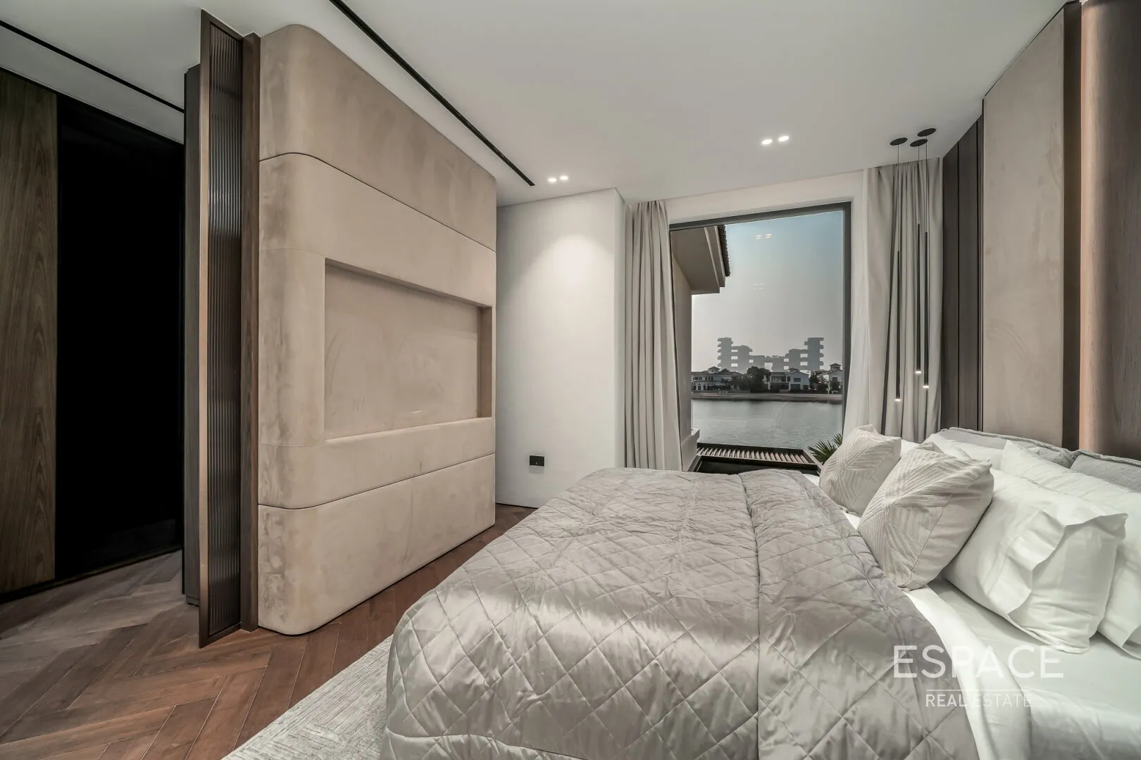 PropertiesGalleryCamera