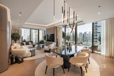 Stella Maris, Dubai Marina, Dubai - Espace