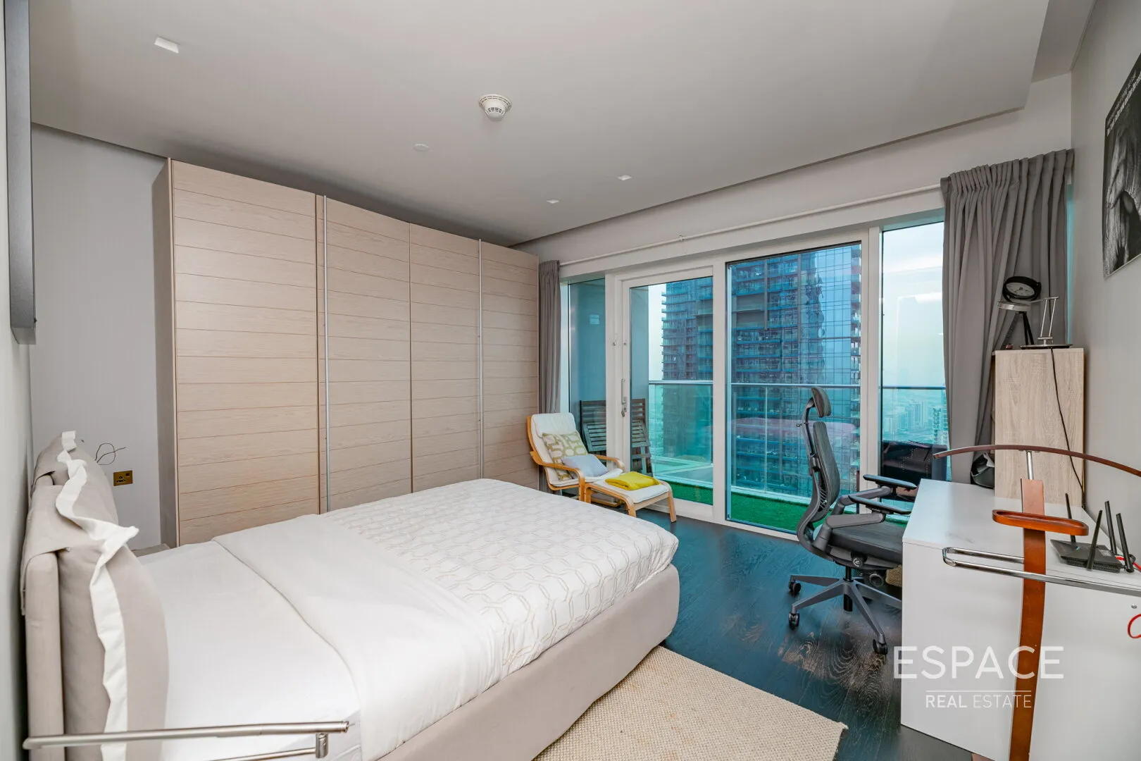 PropertiesGalleryCamera