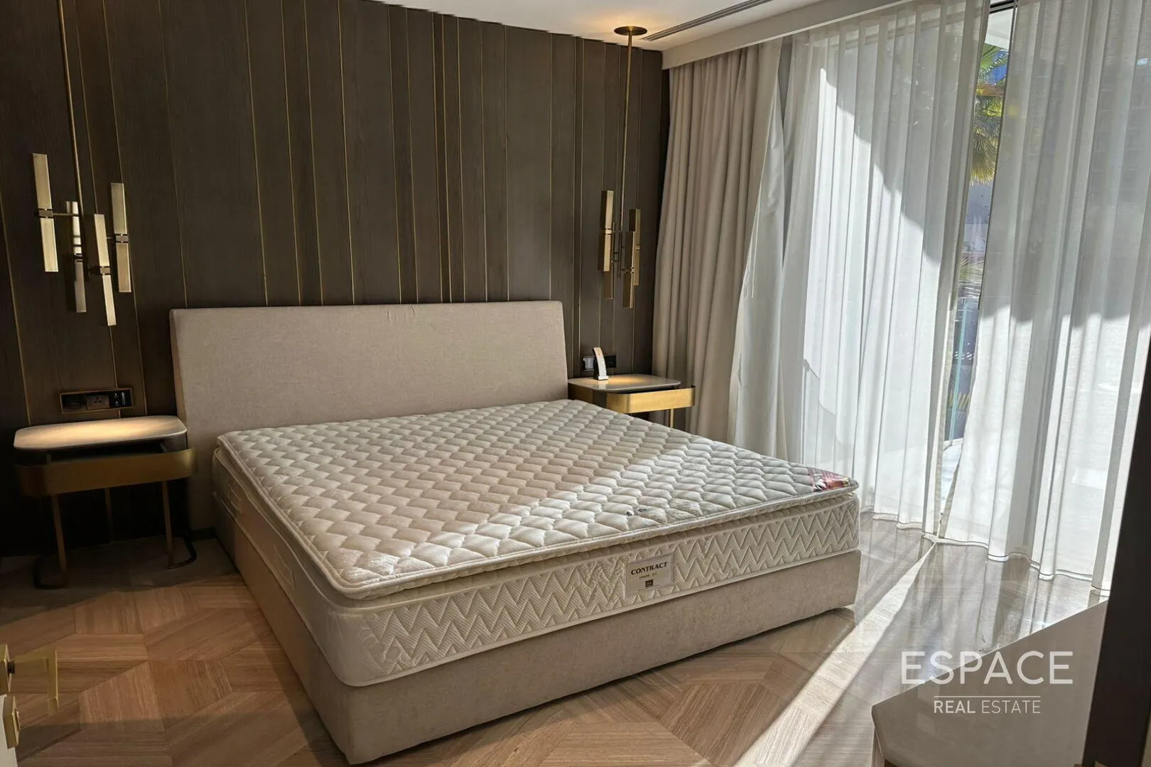 single static gallery