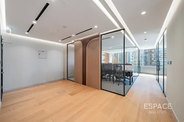 Gold Tower, Jumeirah Lake Towers, Dubai - Espace