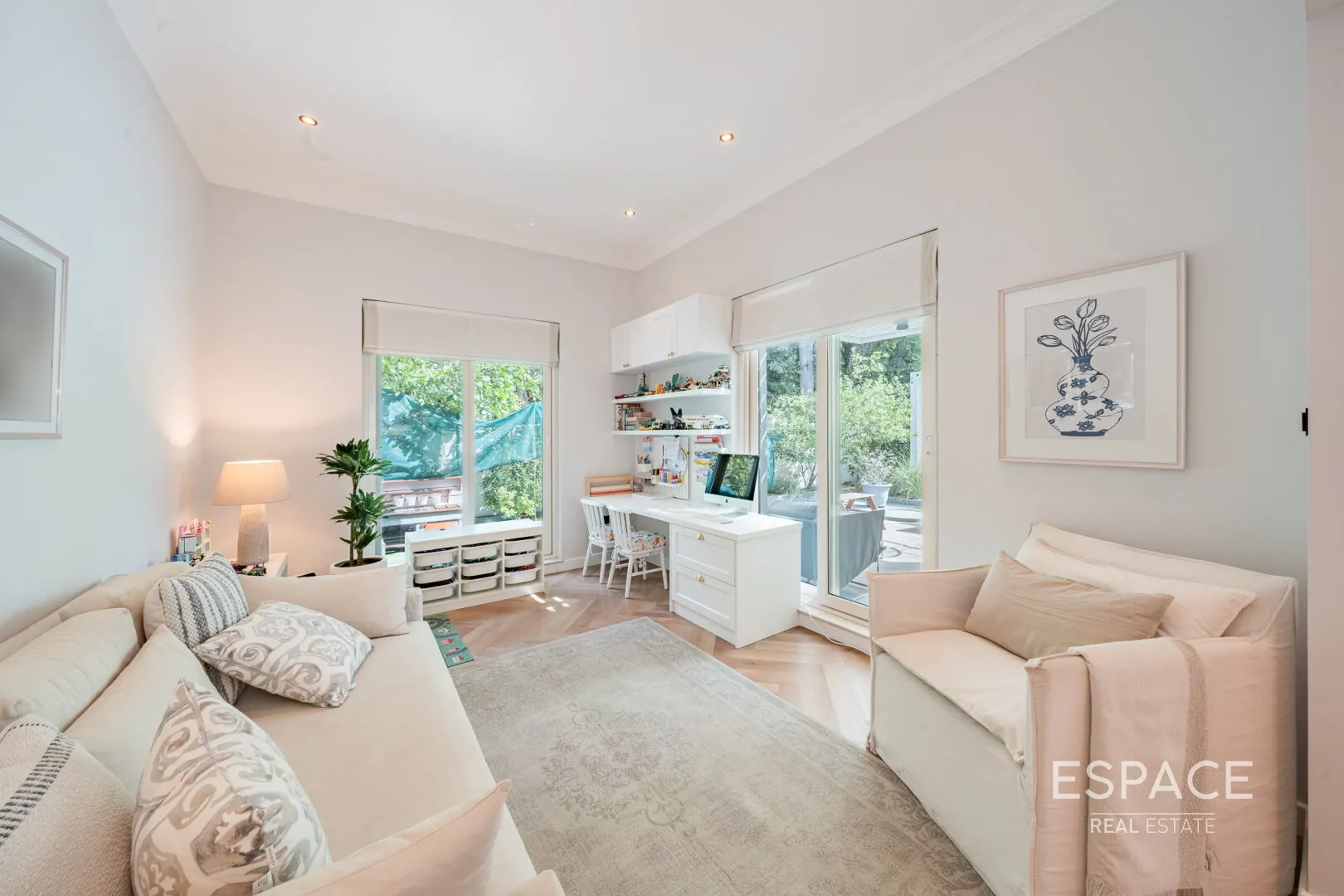 PropertiesGalleryCamera
