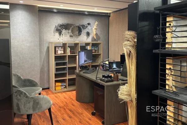 Saba 1, Jumeirah Lake Towers, Dubai - Espace