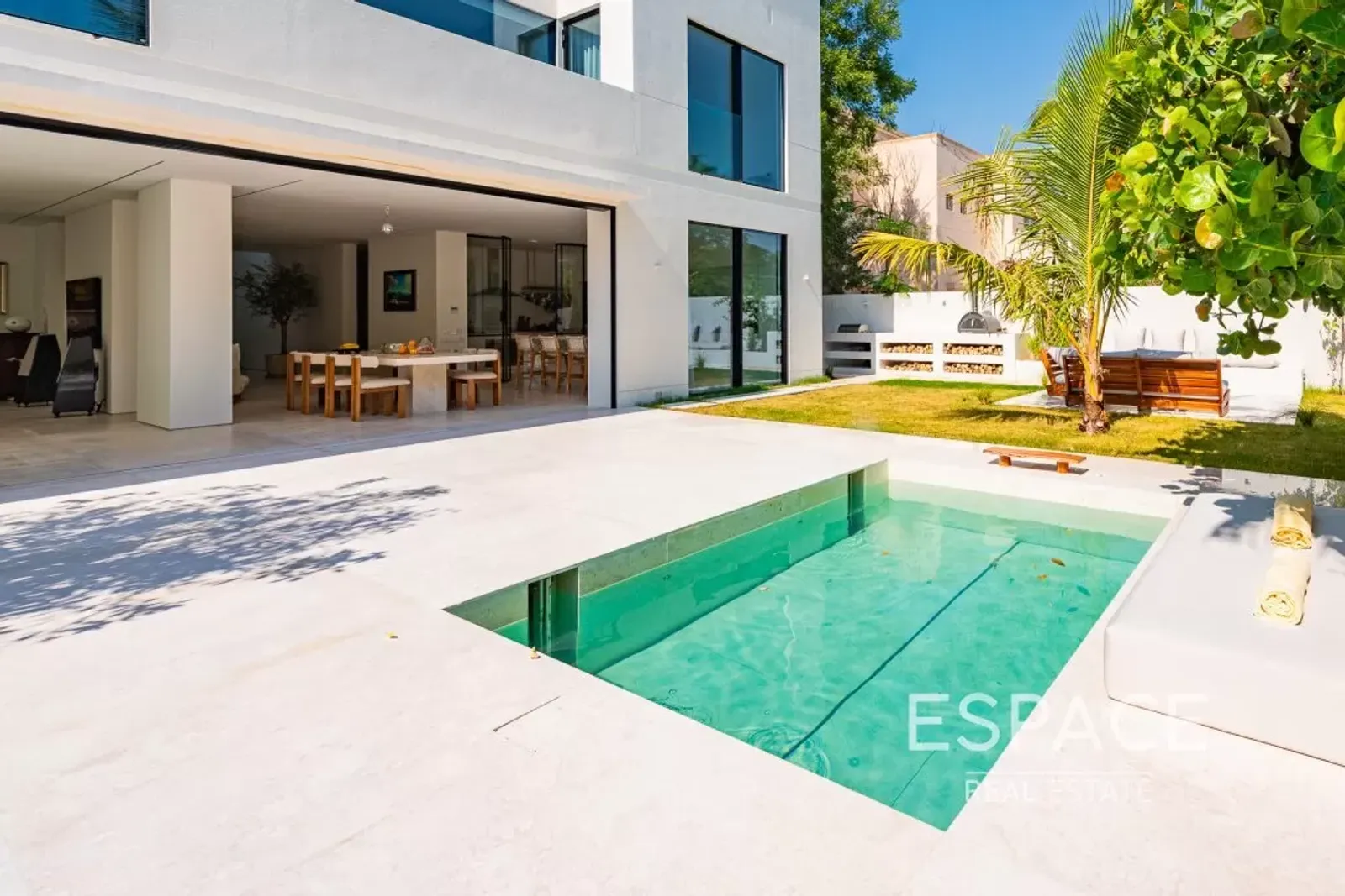 PropertiesGalleryCamera