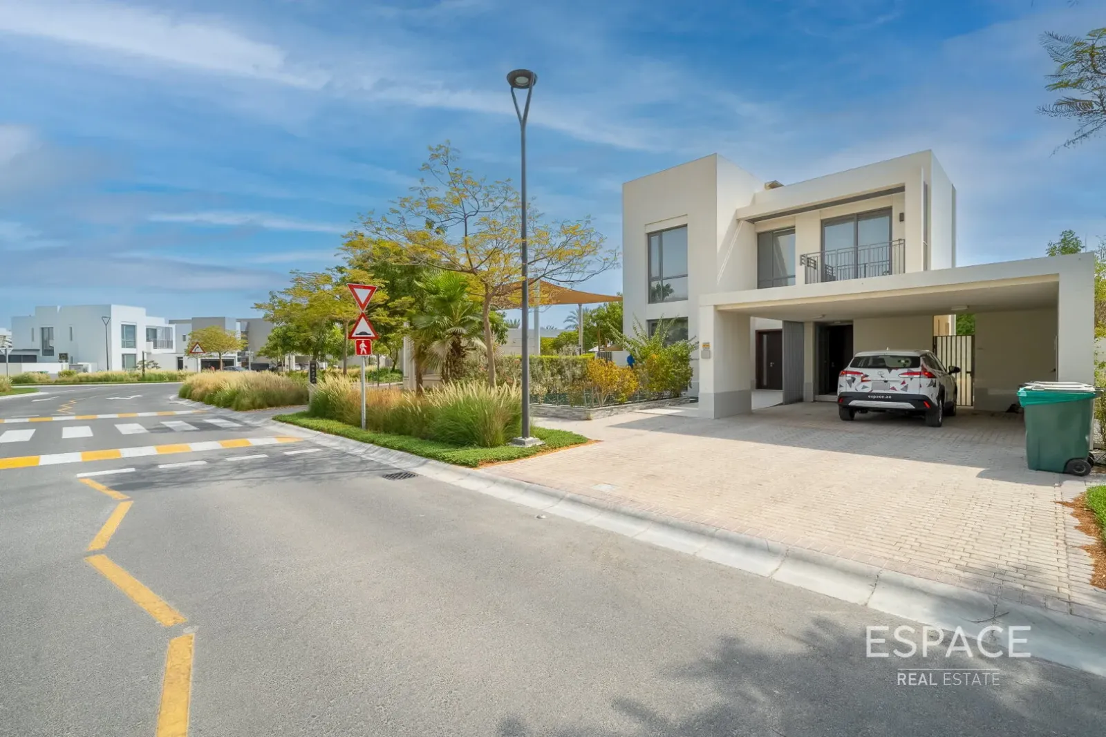 PropertiesGalleryCamera