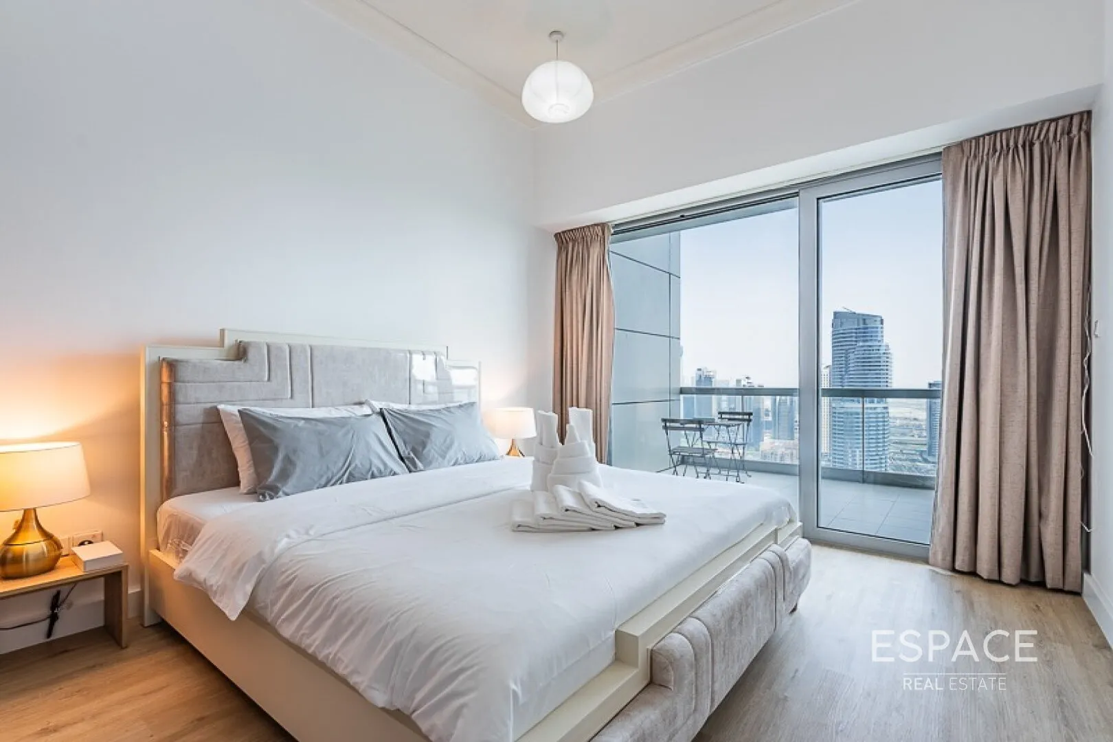 PropertiesGalleryCamera