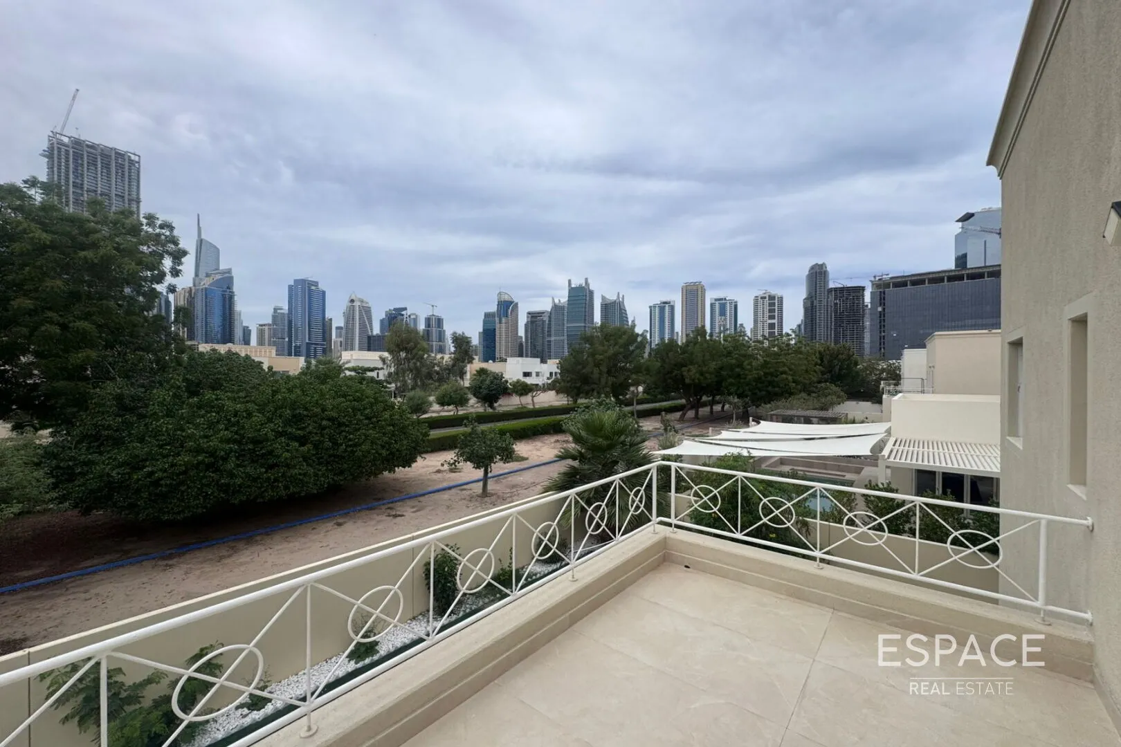 PropertiesGalleryCamera