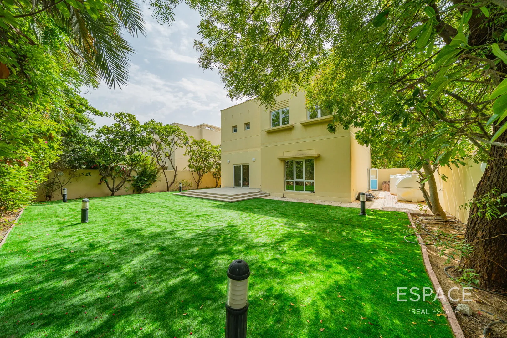 PropertiesGalleryCamera