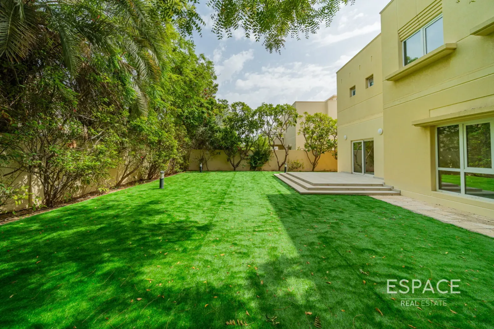 PropertiesGalleryCamera