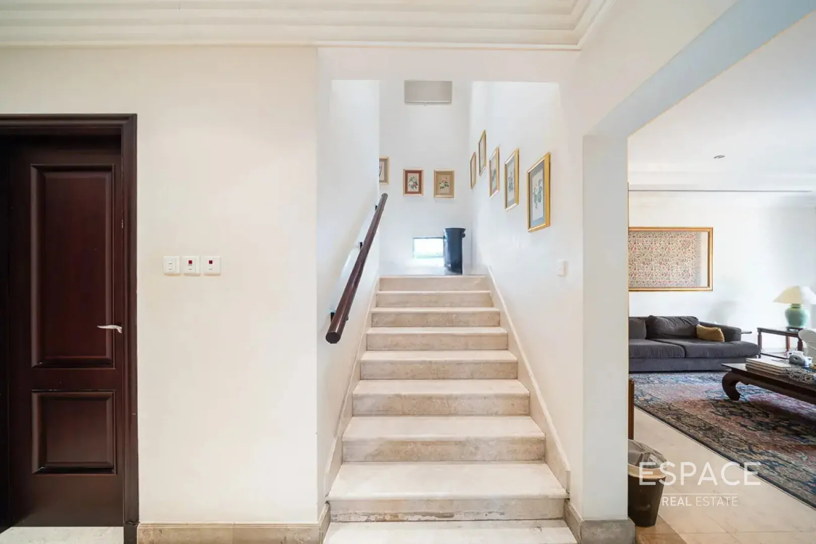 PropertiesGalleryCamera
