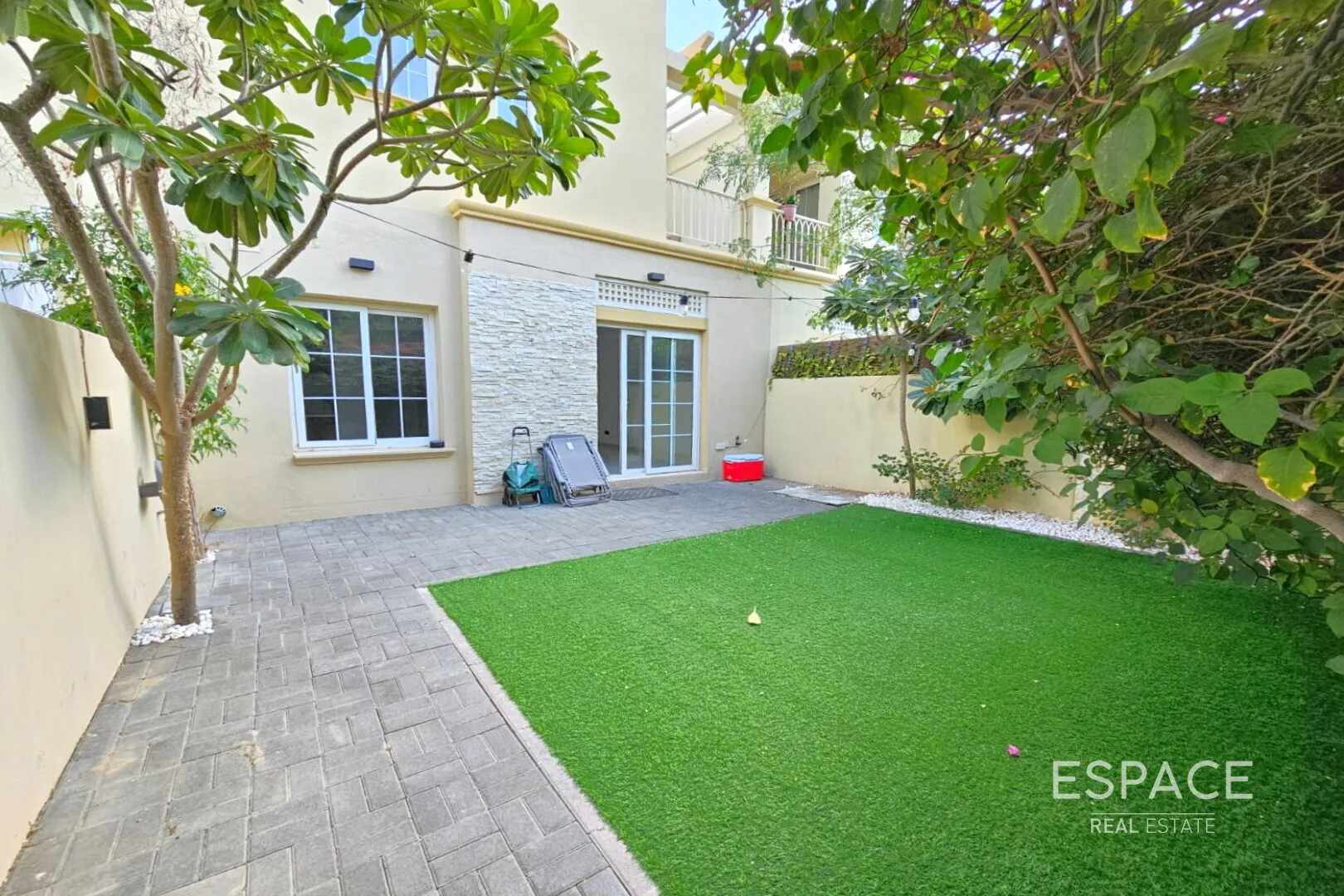 single static gallery