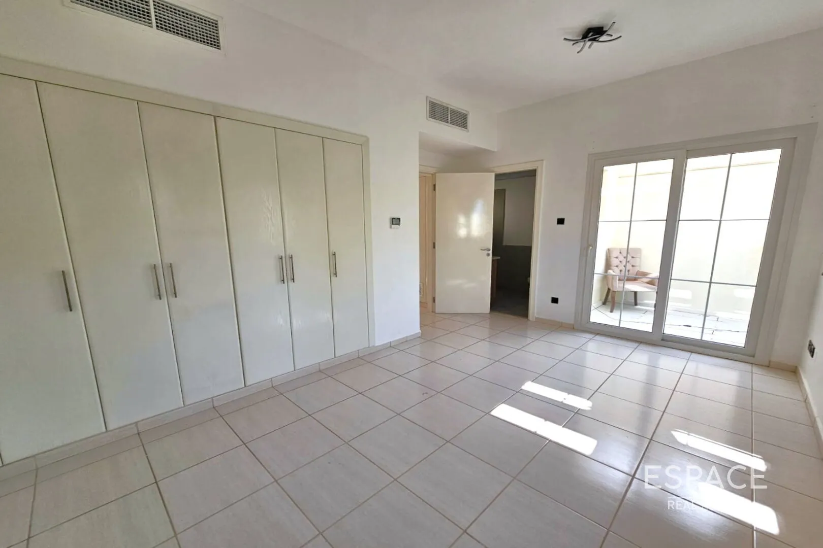 single static gallery