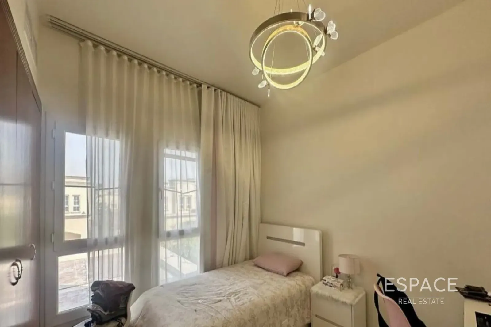 PropertiesGalleryCamera