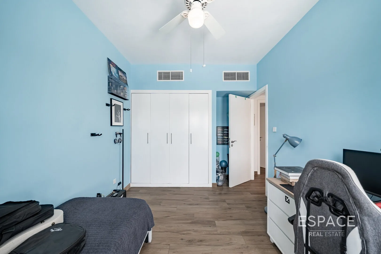 PropertiesGalleryCamera