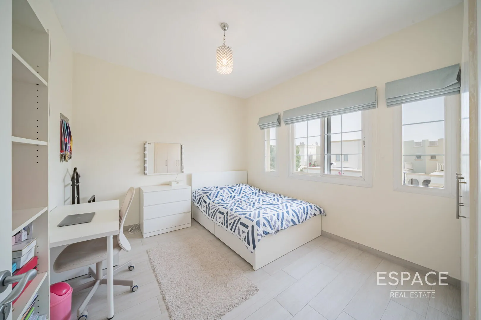 single static gallery