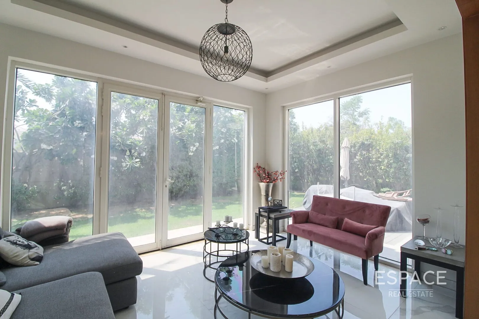 single static gallery