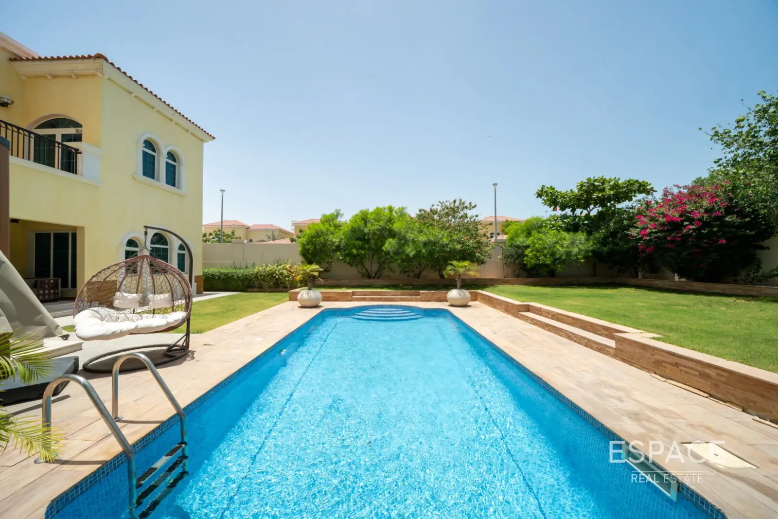 PropertiesGalleryCamera