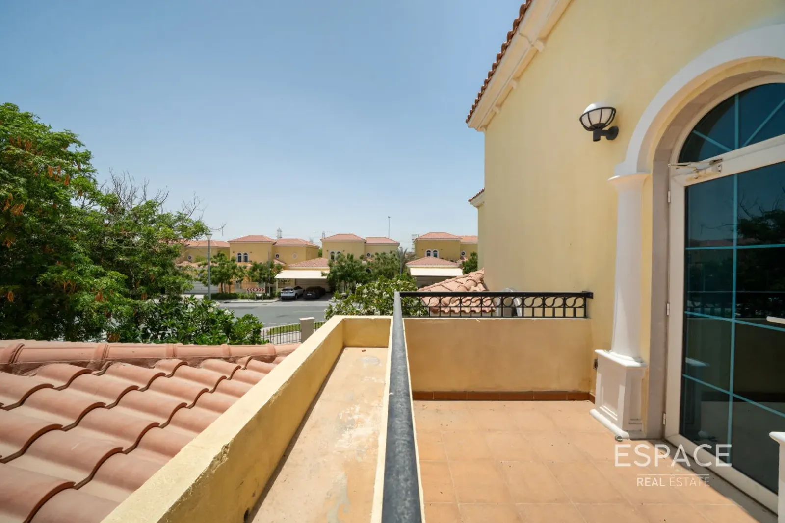 PropertiesGalleryCamera