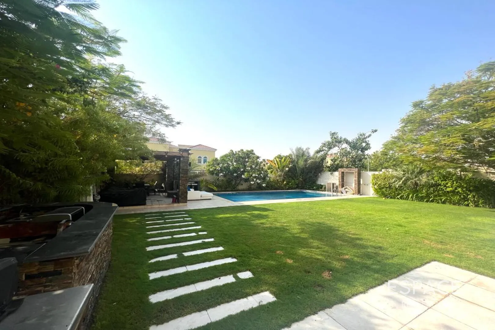 single static gallery