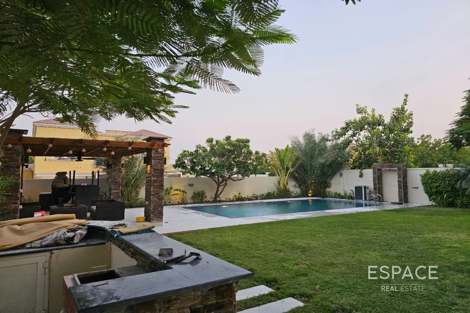 PropertiesGalleryCamera