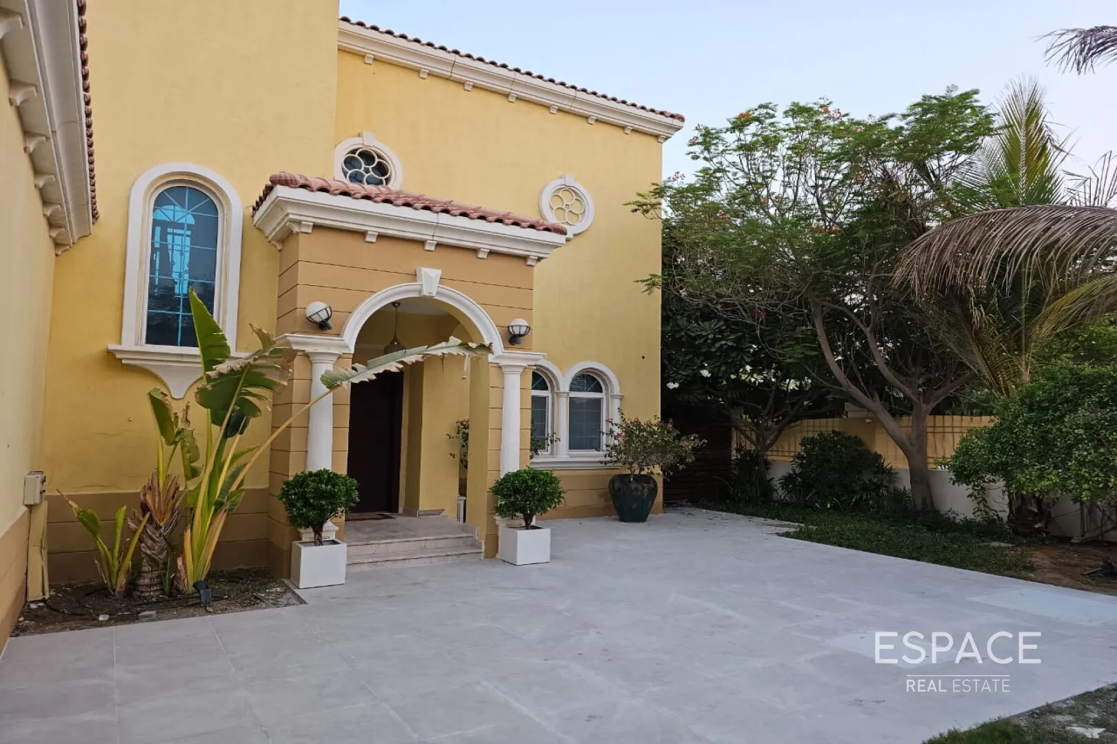 PropertiesGalleryCamera