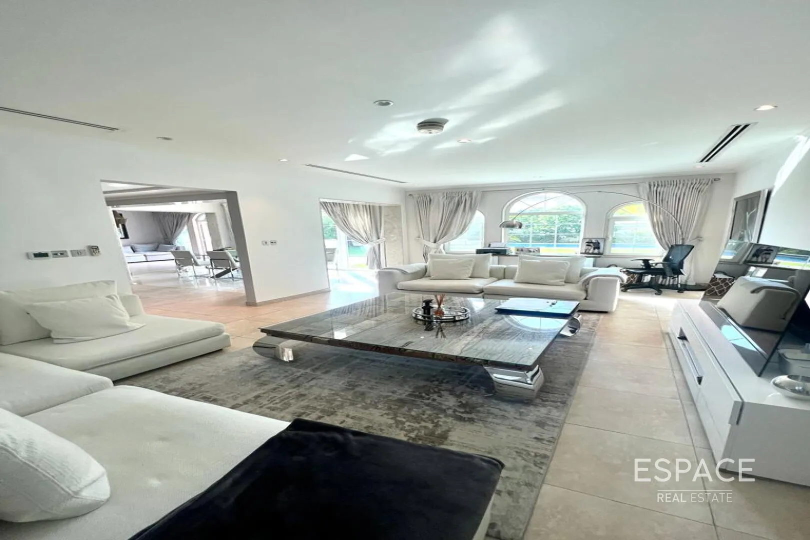 single static gallery