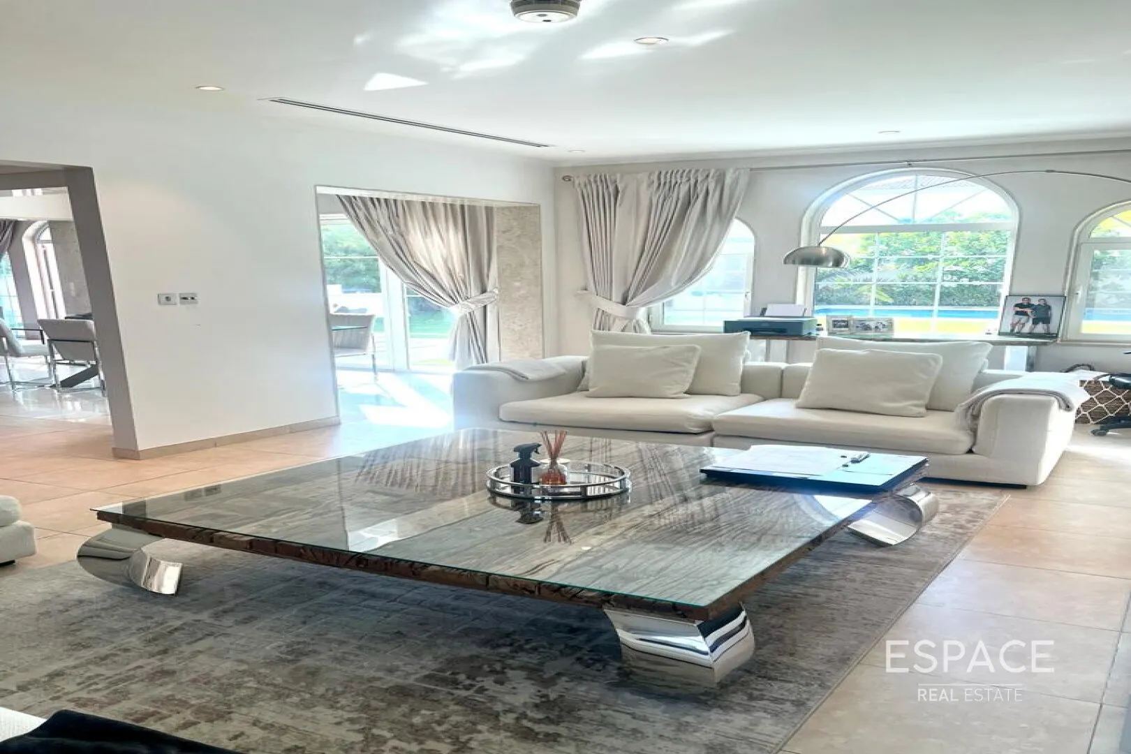 single static gallery