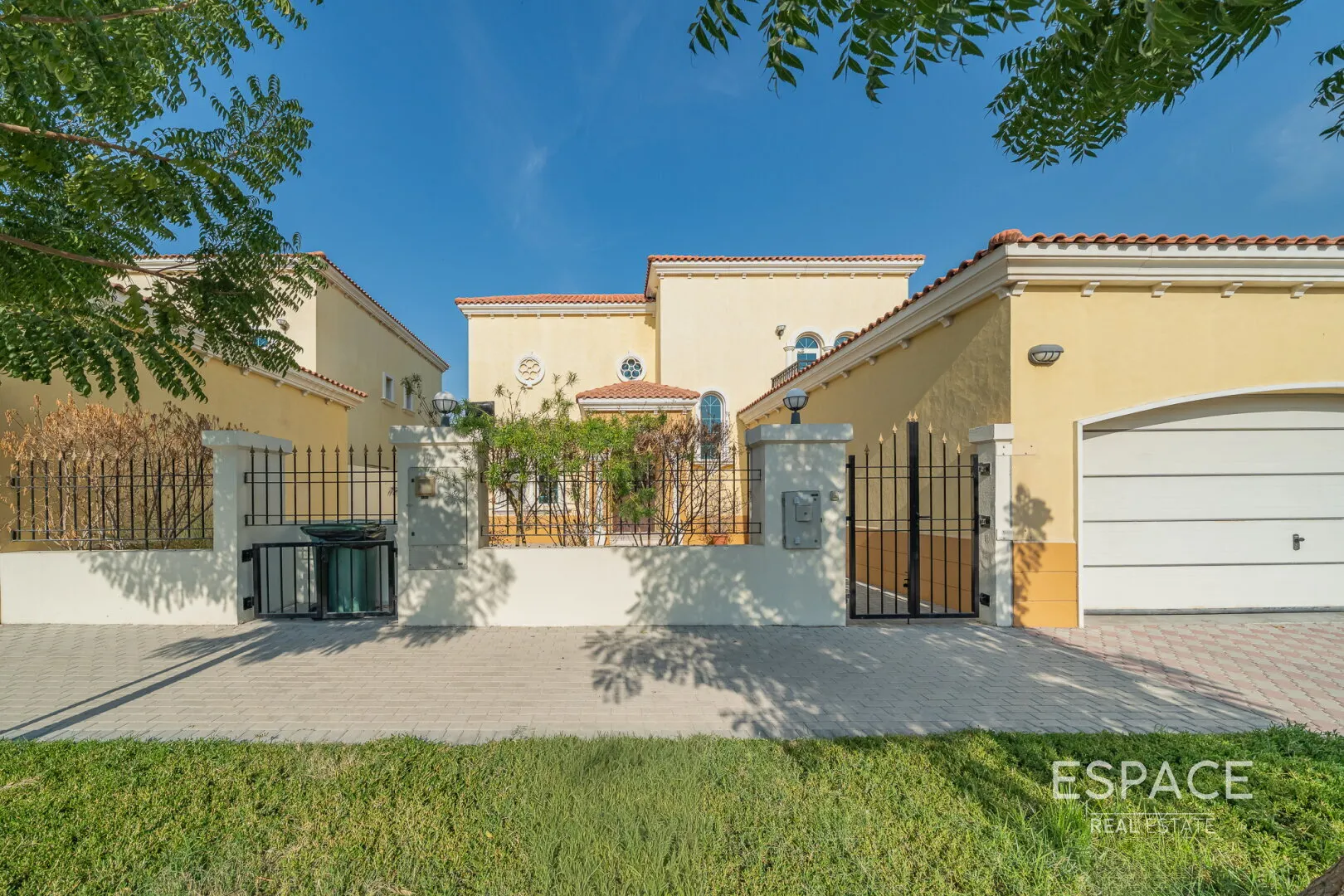 single static gallery