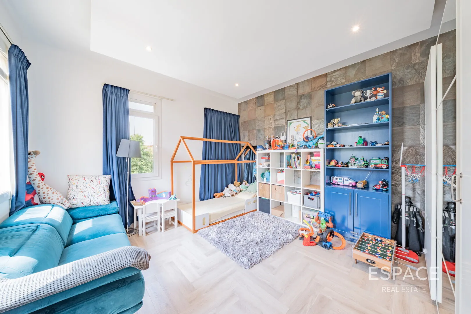 PropertiesGalleryCamera