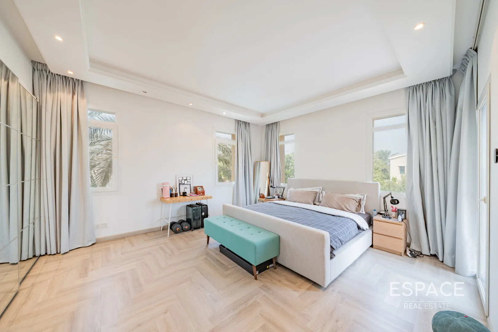 PropertiesGalleryCamera