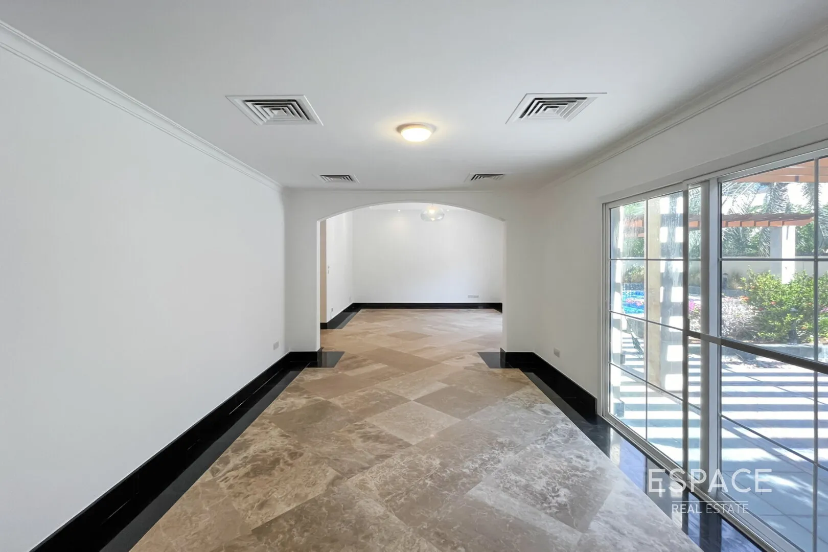 single static gallery