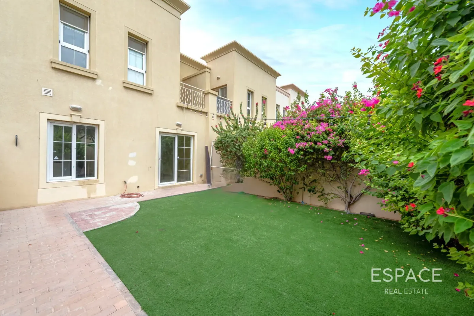 PropertiesGalleryCamera