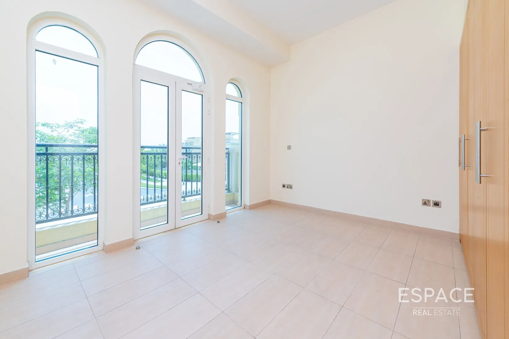 PropertiesGalleryCamera