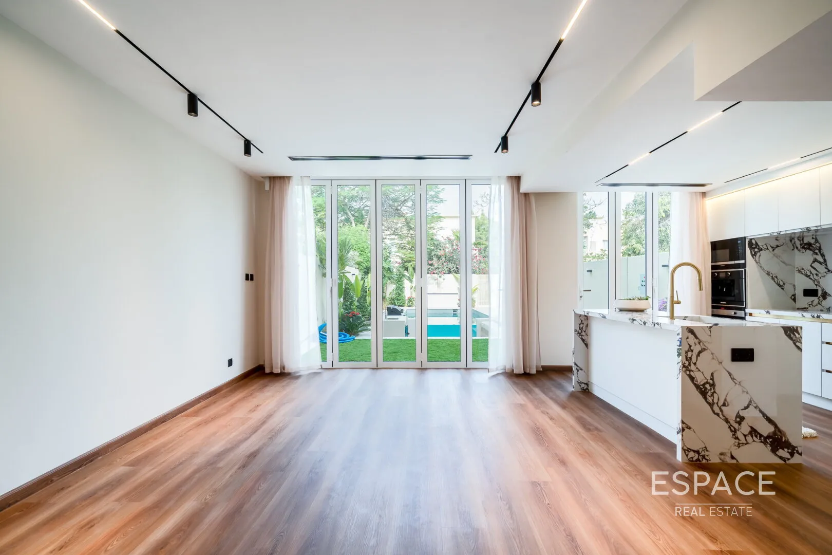 single static gallery